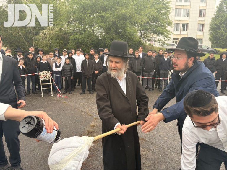 רבי משה מרדכי קארפ הלקה פאריז (1)