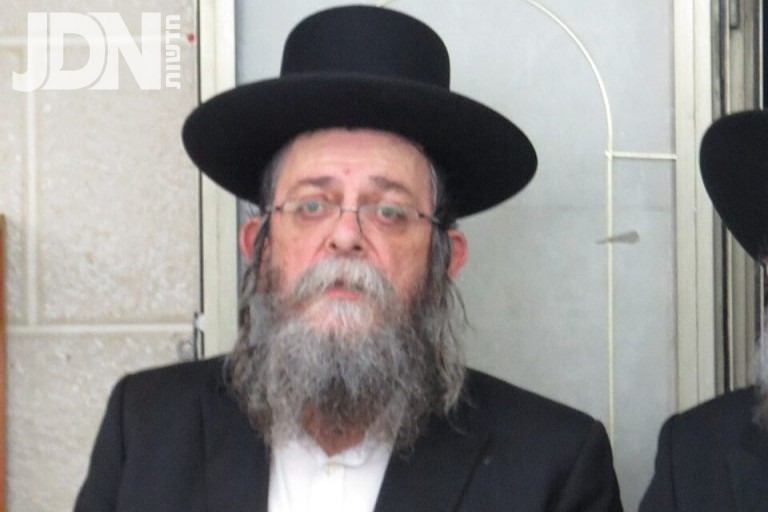 960px-הרב_בונים_שרייבר-768x1024