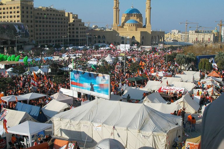 Dec_10_2006_anti-government_rally_Beirut