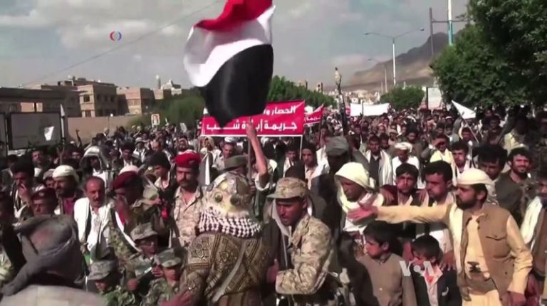 Houthis_protest_against_airstrikes_2_800x448