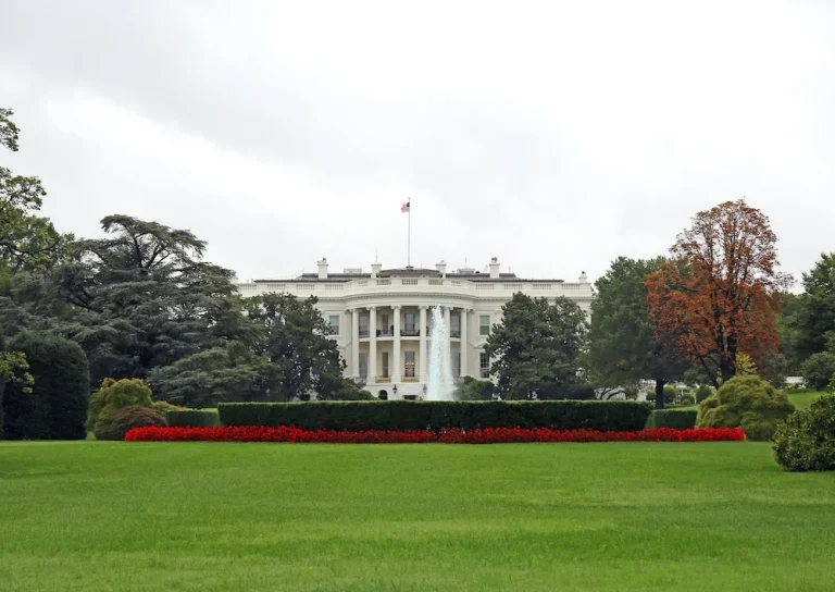 white_house_hero