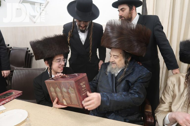 בר מצוה לנין רבי יעקב מאיר שכטער צילום יחיאל רייכמאן (3)