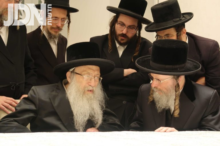 האדמו''ר מווערדאן אצל האדמו''ר מנדבורנא צפת צילום מ.א