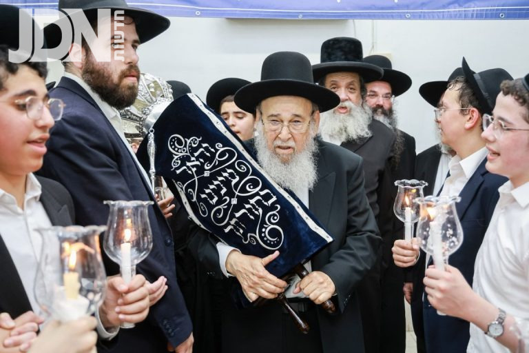 הכנסת ספר תורה קהילת עדת ישראל חיפה (18)