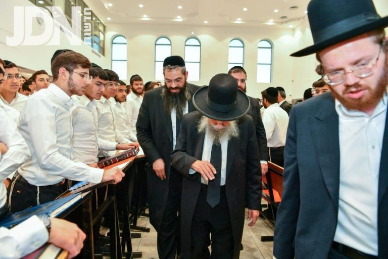 הרב פילץ באוהל תורה בירושלים (15)