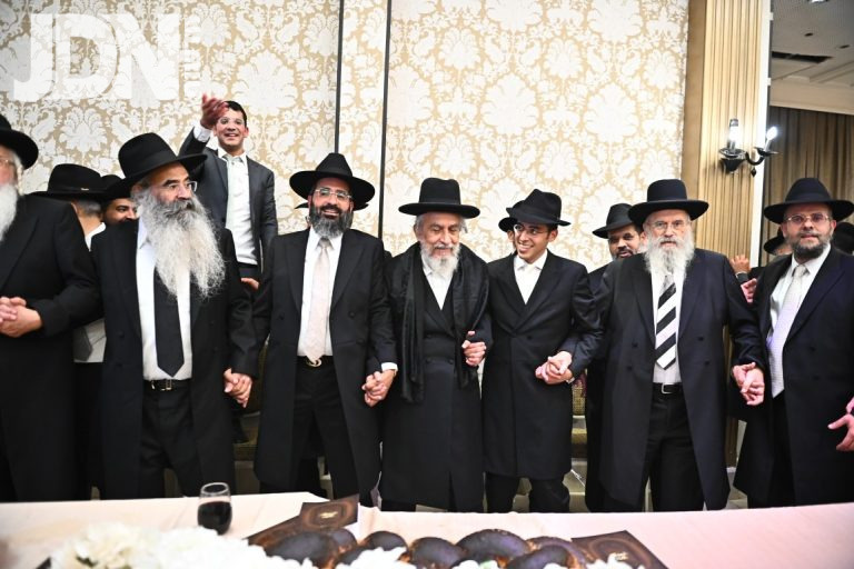 חתונת נכד הגאון רבי נתנאל זכריהו רב ק''ק עדן (30)