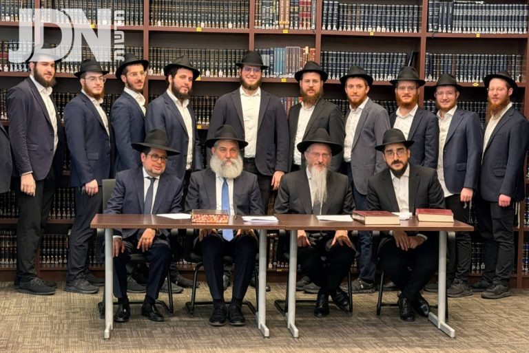 יהדות פנמה התאחדה לכבודה של תורה ברוב פאר והדר-3-001 (12)