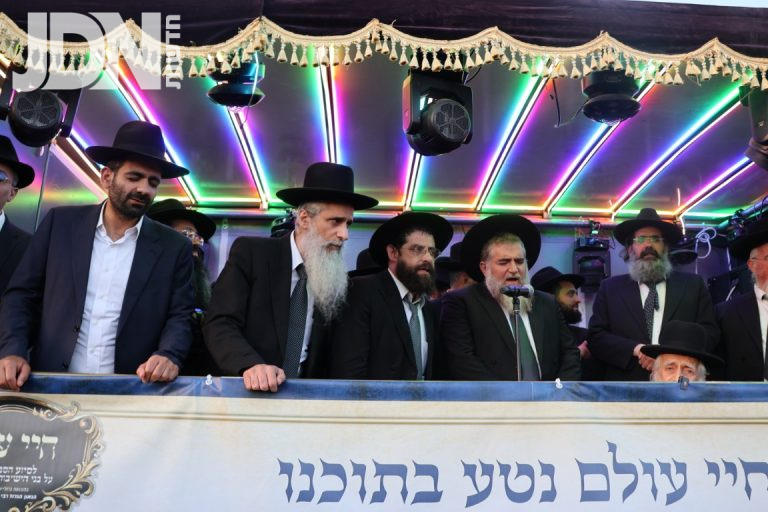 ישיבת 'באר התלמוד' בעצרת זעקה מול כלא 10. צילום ש.פ