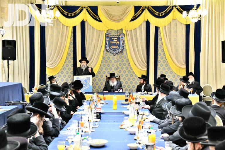 כינוס לאברכי חבורת בני חורין קהל חסידי נדבורנה המתנזרים מפגעי הטכנולוגיה צילום שוקי לרר (8)