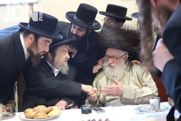 רבי יעקב מאיר שכטער בשמחת הברית לנינו של האדמו''ר ממשכנות הרועים צילום יחיאל רייכמאן (13)