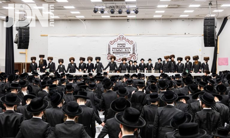 שבת התרוממות של ישיבה קטנה סאטמאר קרית יואל (45)
