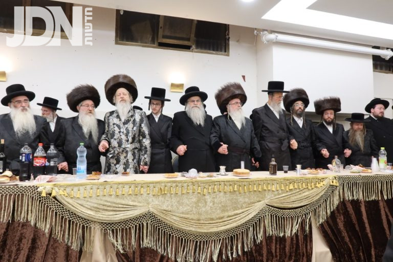 שמחת בית דזיקוב ויזניץ - סקולען בב - זוועהיל - ביאלא רמא צילום א