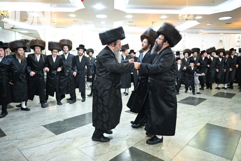 שמחת בית מאקאווא -קאלאשיץ - קנה בושם צילום משה גולדשטיין (34)