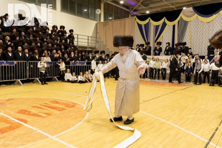 שמחת נישואי נכד האדמו''ר מפינס קרלין צילום א.פ