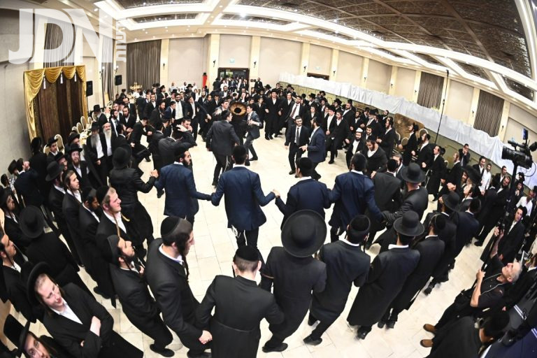 שמחת נישואי נכדת רבי עוזיהו אלכורת נשיא מוסדות ברסלב חיי עולם צילום שוקי לררה' (21)