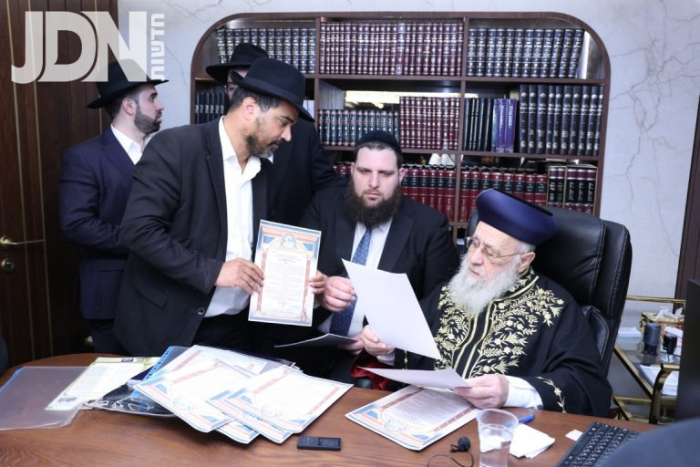 תעודות הסמכה והוראה לאברכים שסיימו את המבחנים בדיני כשרות הסת''ם (8)