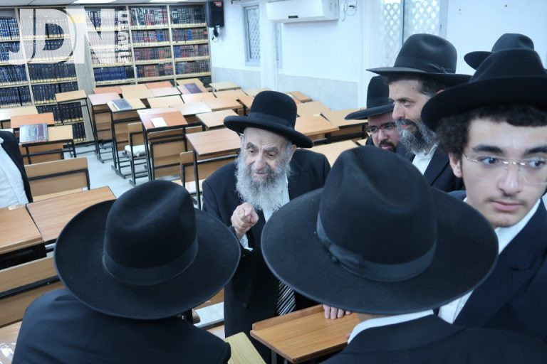 ביקור רה'' חכם משה צדקה בביהמ''ד חניכי הישיבות אשדוד צילום ש.פ