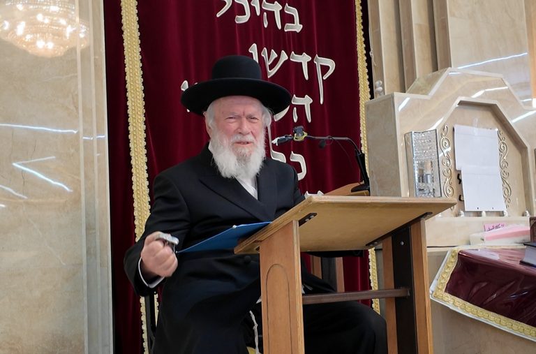 מרן הרב זילברשטיין במשאו בהיכל ישיבת הר''ן (1)
