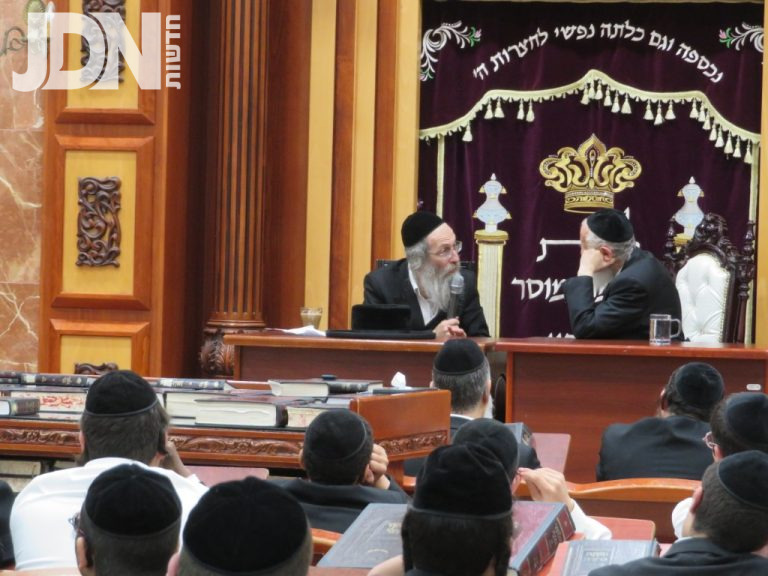 ר' אלימלך בידרמן מסר שיחת חיזוק בהיכל ישיבת 'באר יהודה' (12)