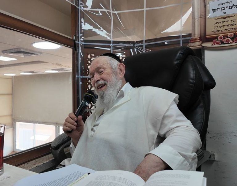 רבינו בדברי חיזוק בסוף זמן קיץ תשפו_800x627